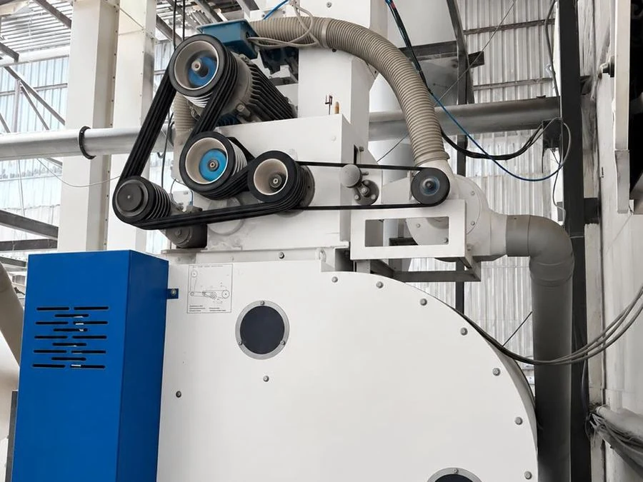 Rice sheller machine at Shree RadhaGovind Agro Industries mill